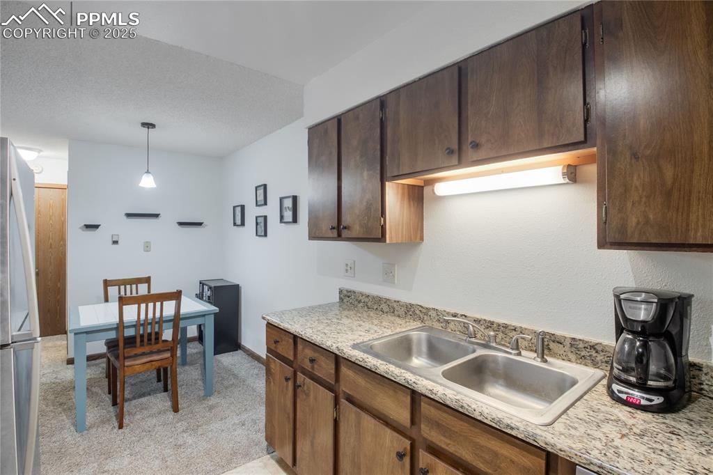 Image 9 of 22: Kitchen