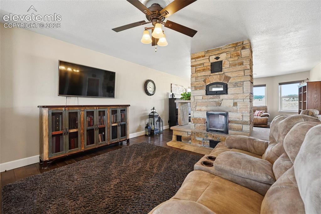 Image 11 of 49: Living Room