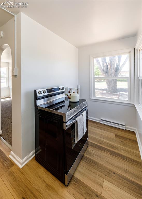 Image 9 of 21: Kitchen