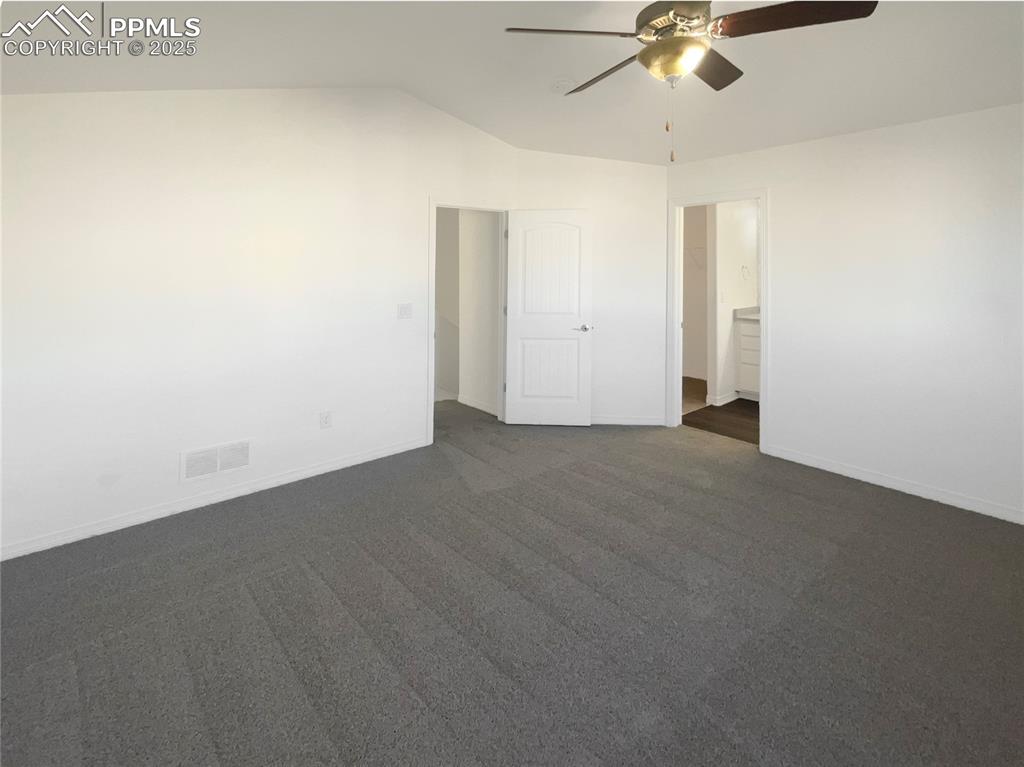 Image 12 of 23: Bedroom