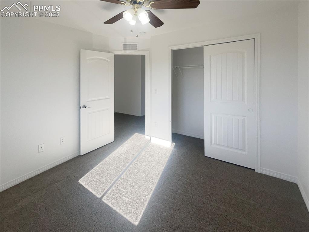 Image 17 of 23: Bedroom