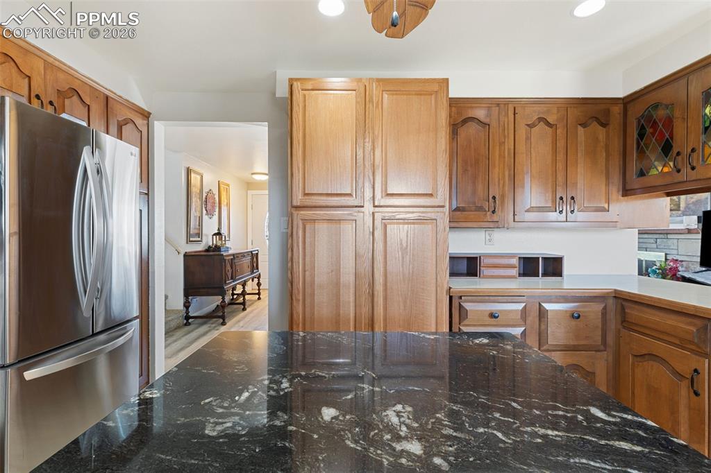 Image 16 of 43: Kitchen