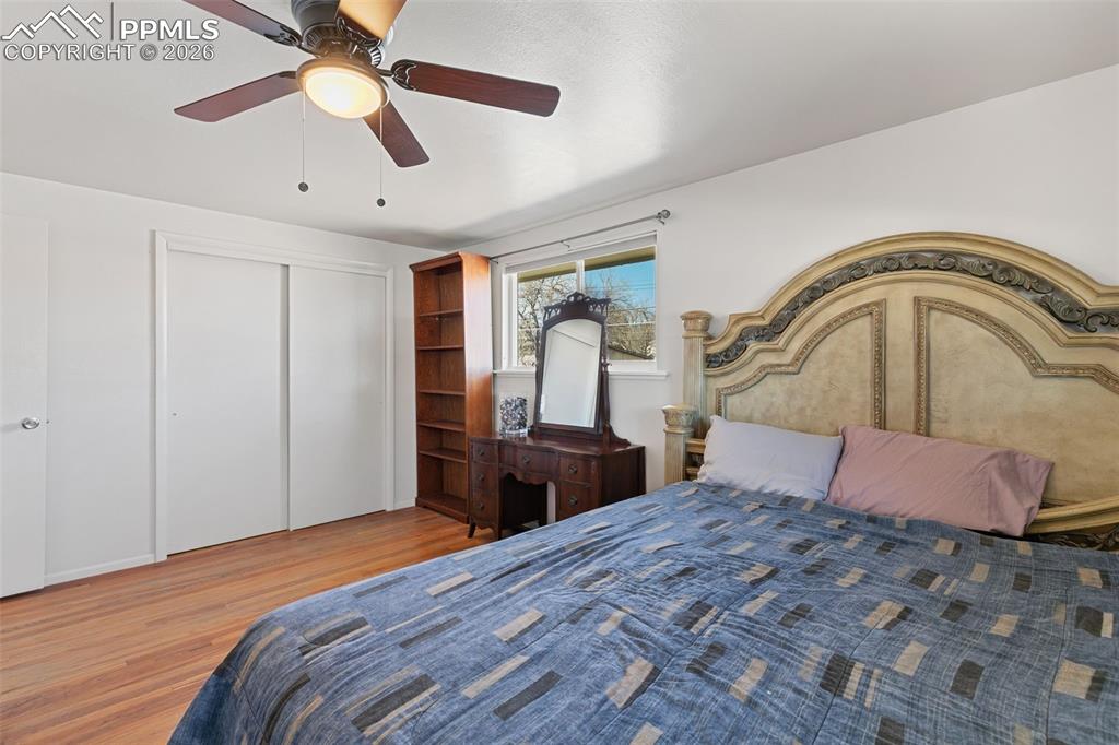 Image 18 of 43: Bedroom