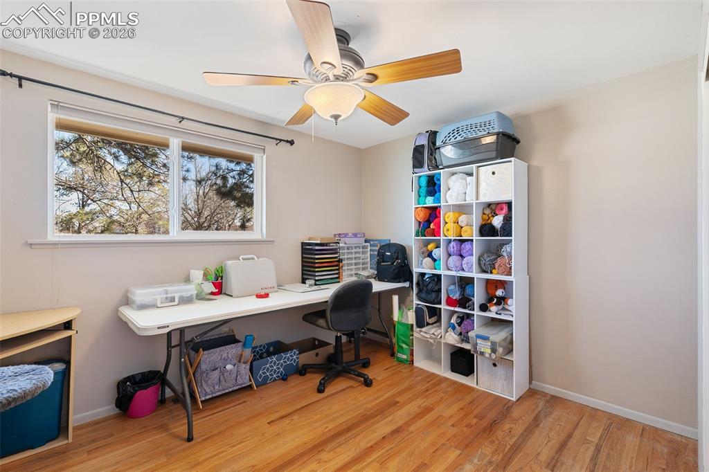 Image 24 of 43: Office