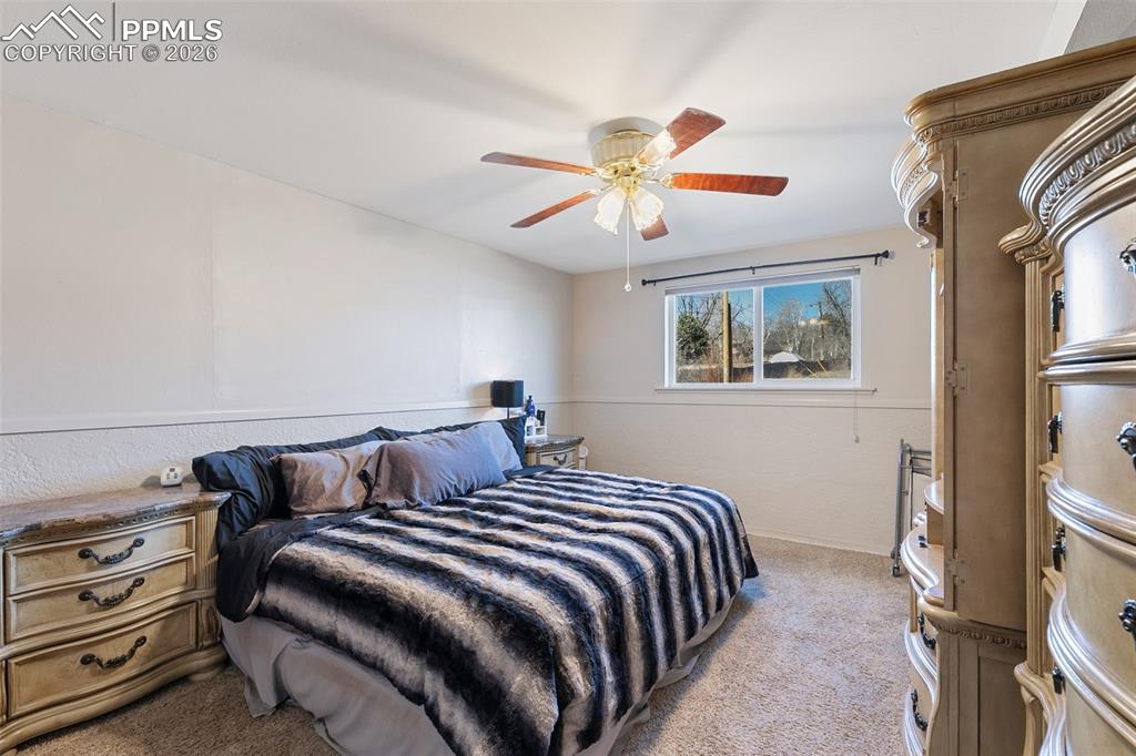 Image 32 of 43: Bedroom