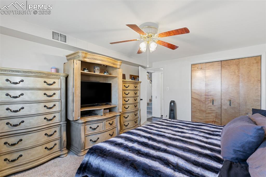 Image 33 of 43: Bedroom