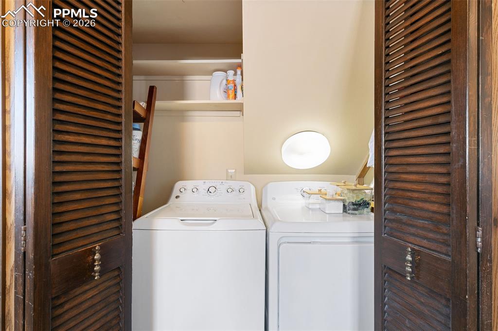 Image 35 of 43: Laundry