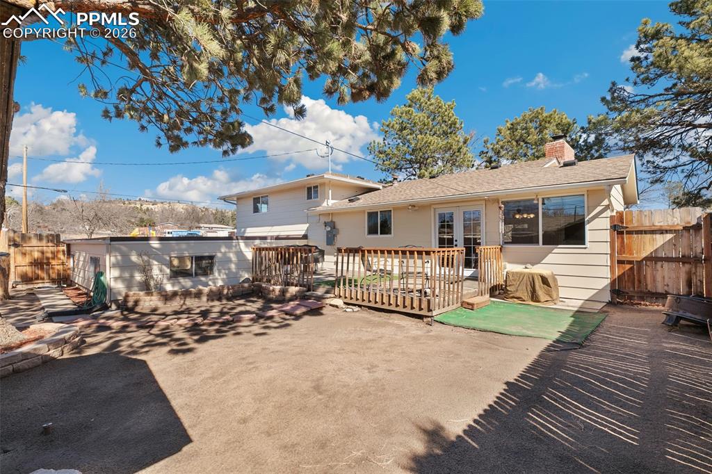 Image 37 of 43: Back of Structure