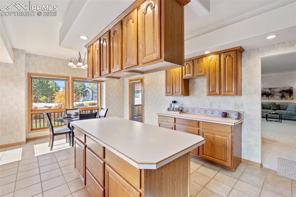 Image 10 of 35: Kitchen