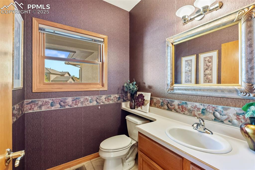 Image 12 of 35: Bathroom