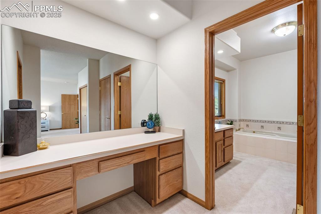 Image 16 of 35: Primary Bedroom Dressing Area