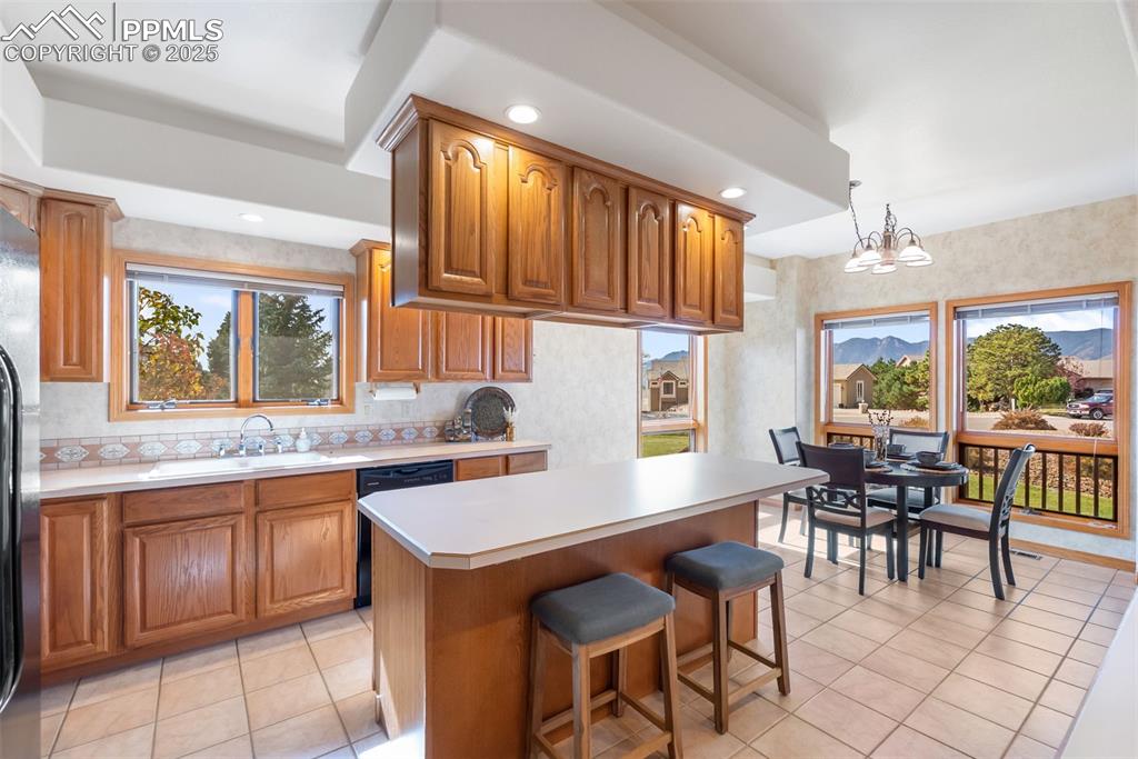 Image 8 of 35: Kitchen