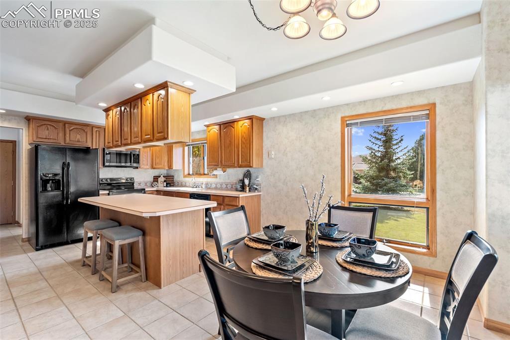 Image 9 of 35: Kitchen