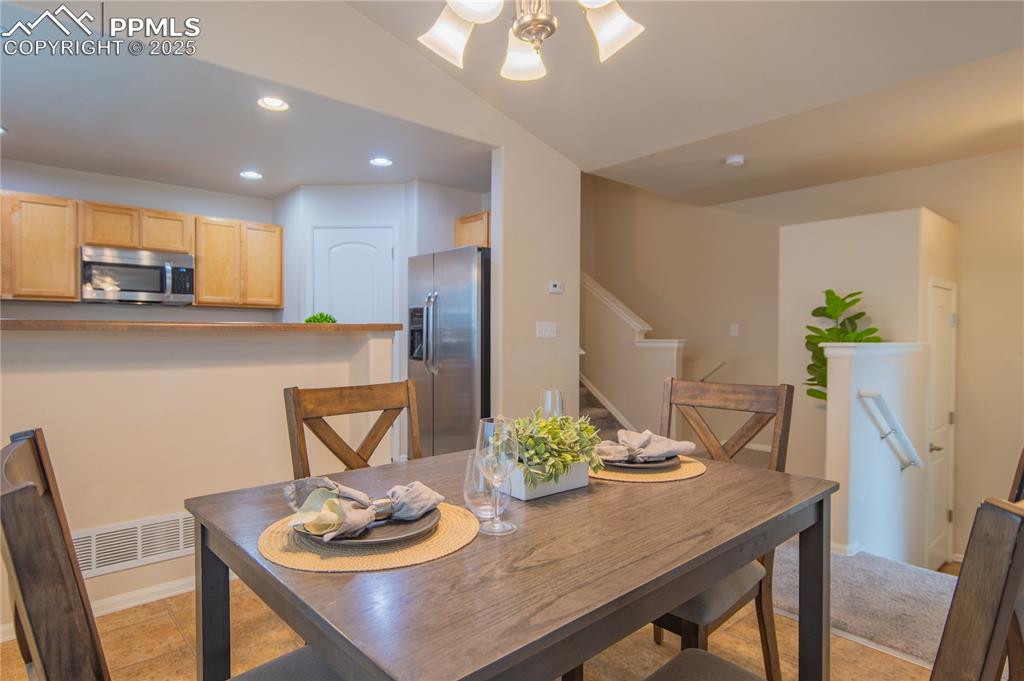 Image 6 of 22: Dining Area