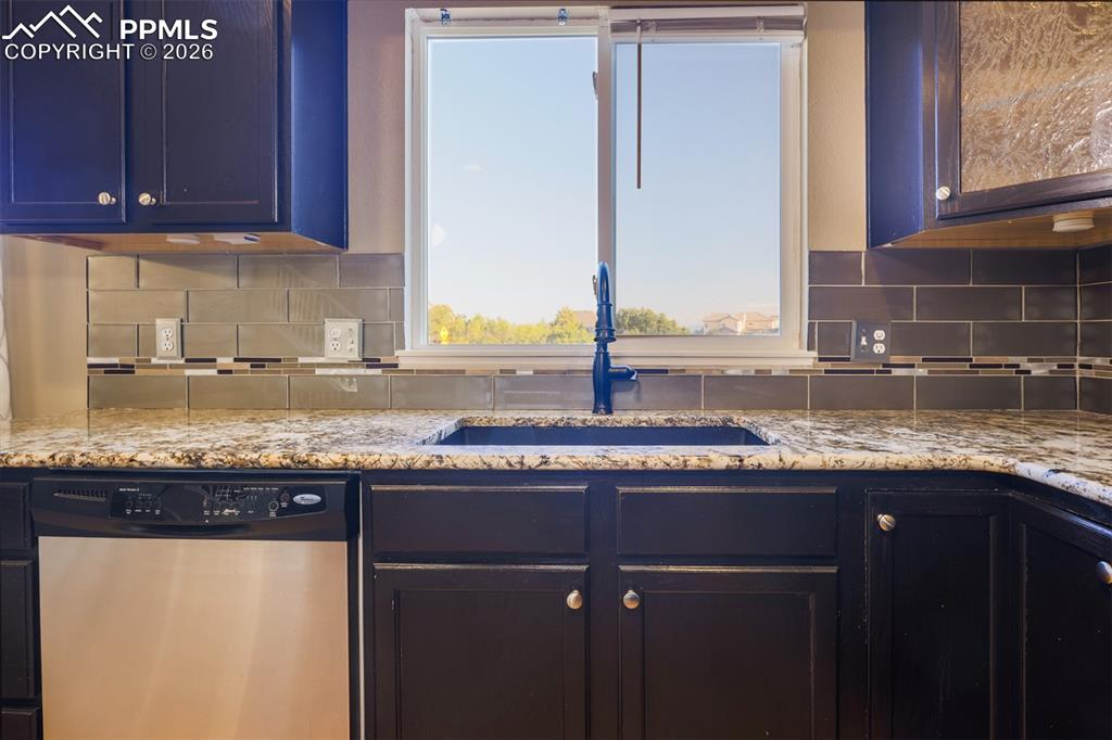 Image 11 of 42: Kitchen