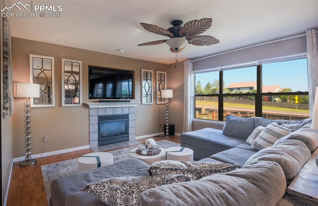 Image 14 of 42: Family Room