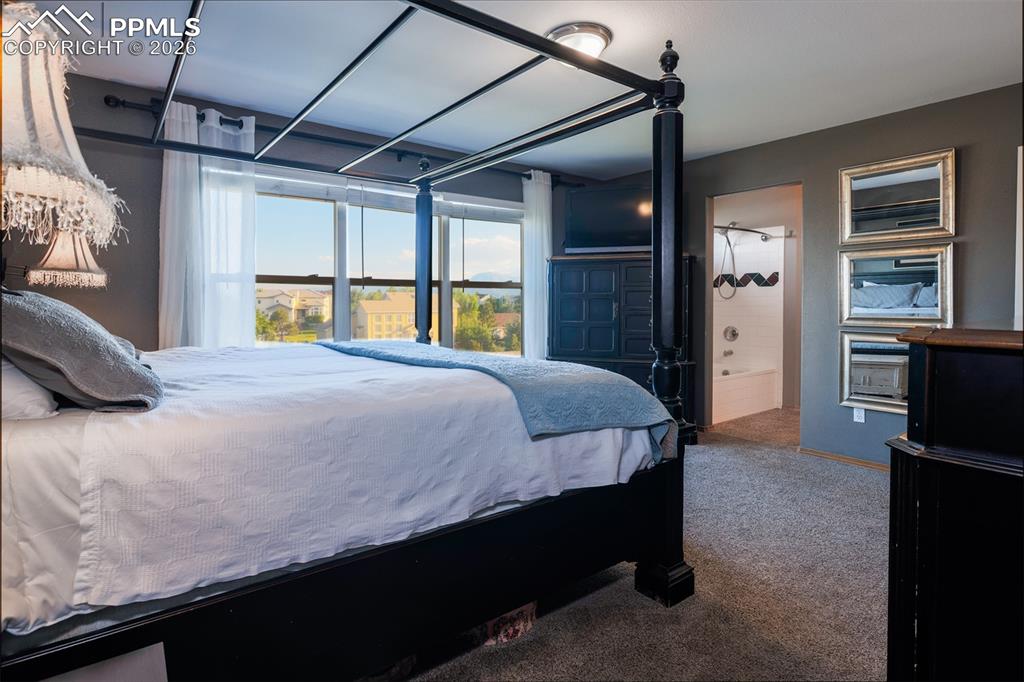 Image 17 of 42: Bedroom