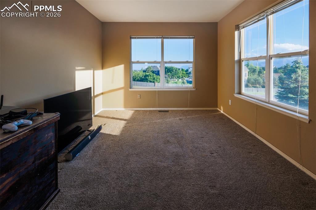 Image 25 of 42: Loft