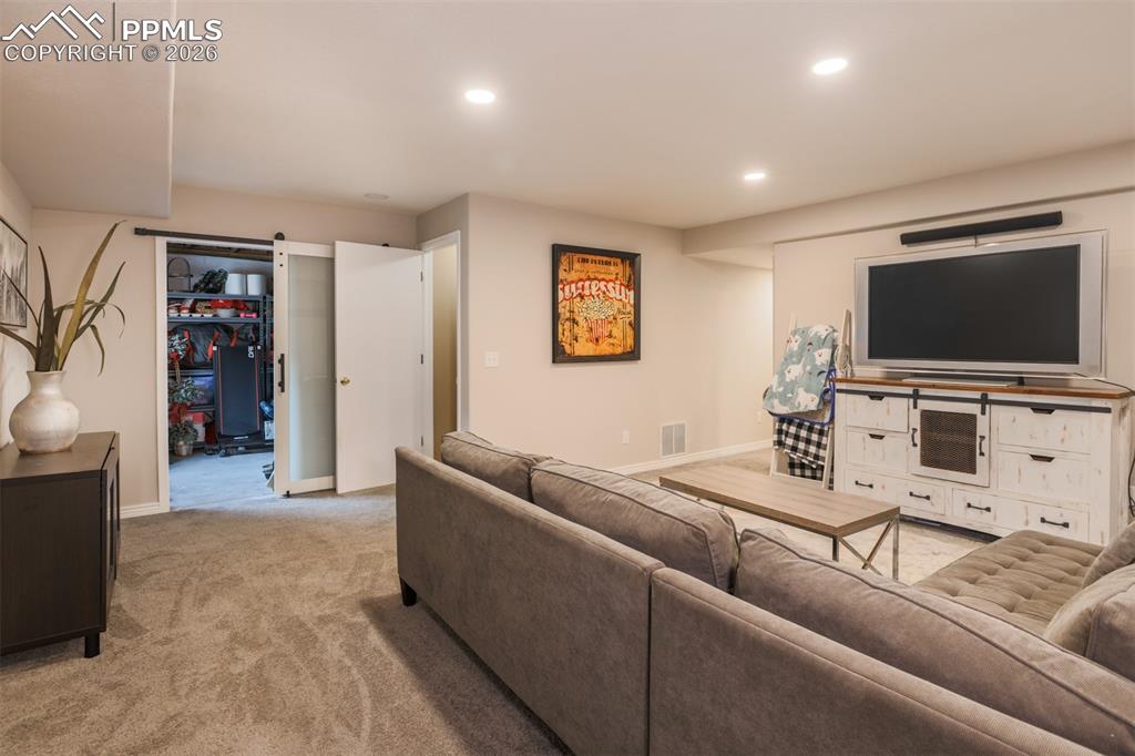 Image 29 of 42: Living Room