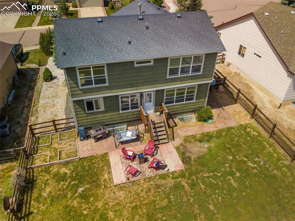 Image 40 of 42: Back of Structure