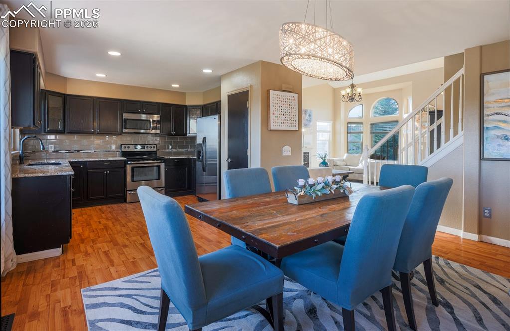 Image 8 of 42: Dining Area