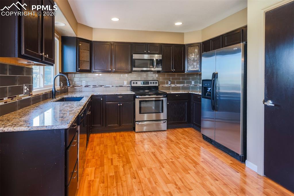 Image 9 of 42: Kitchen