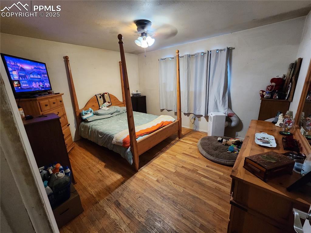 Image 15 of 33: Bedroom #1