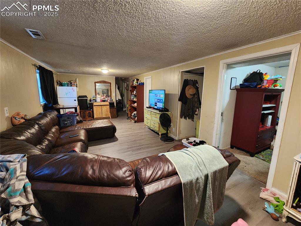 Image 22 of 33: Downstairs