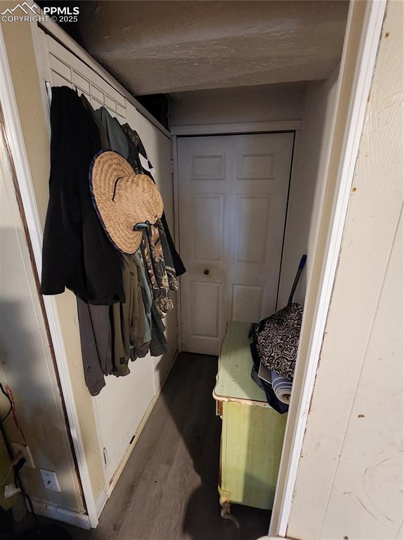 Image 25 of 33: Entry to laundry area