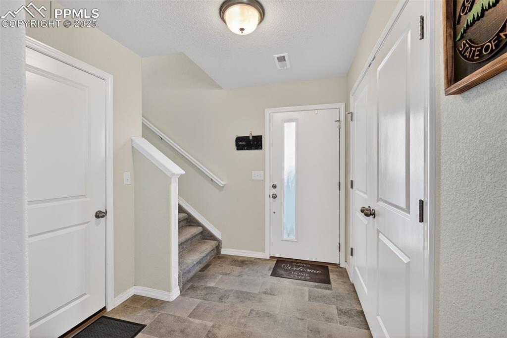 Image 10 of 32: Entry