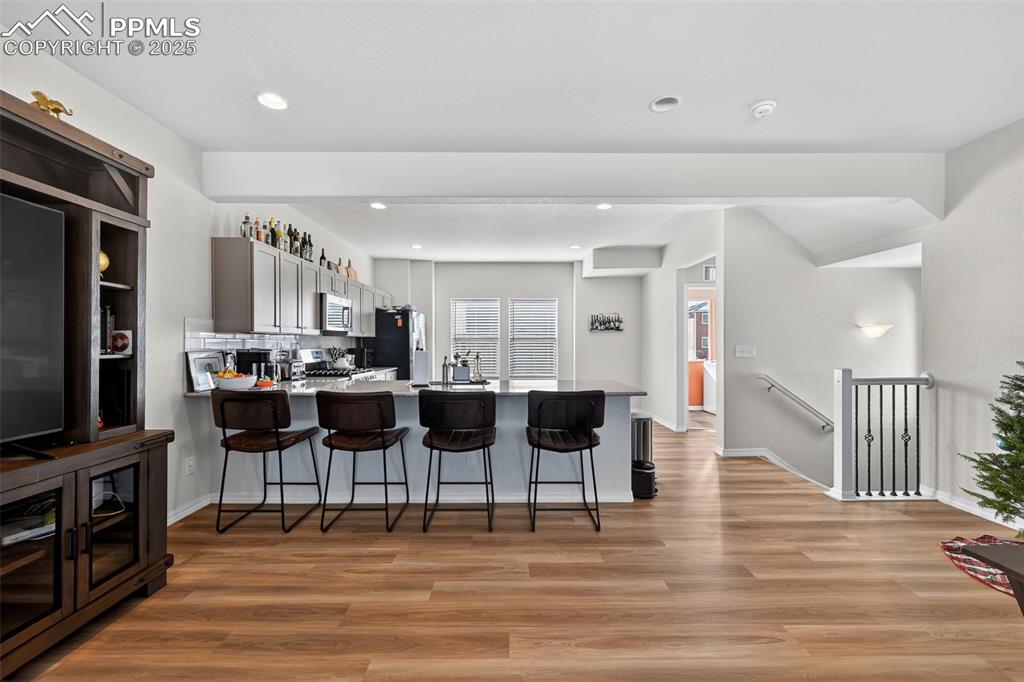 Image 13 of 32: Kitchen