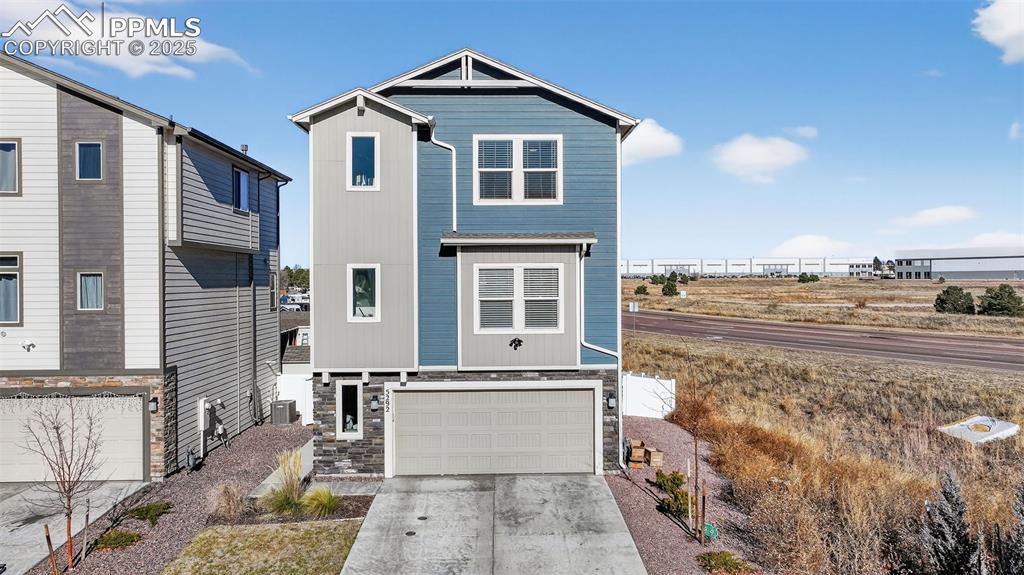 Image 3 of 32: Front of Structure