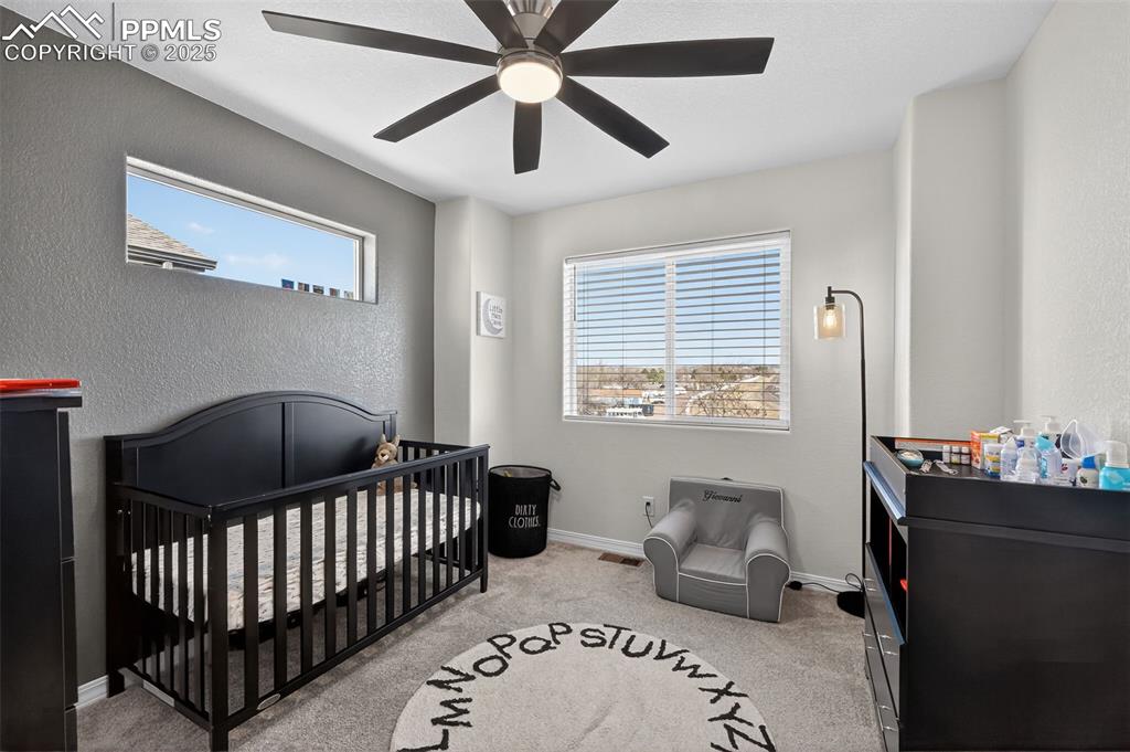 Image 30 of 32: Bedroom