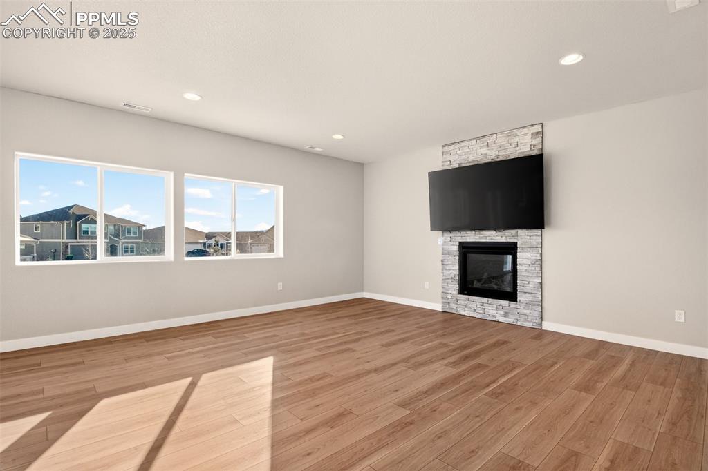 Image 10 of 39: Living Room