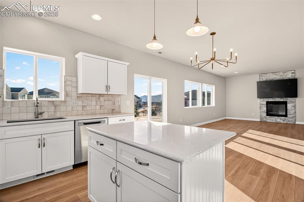 Image 16 of 39: Kitchen