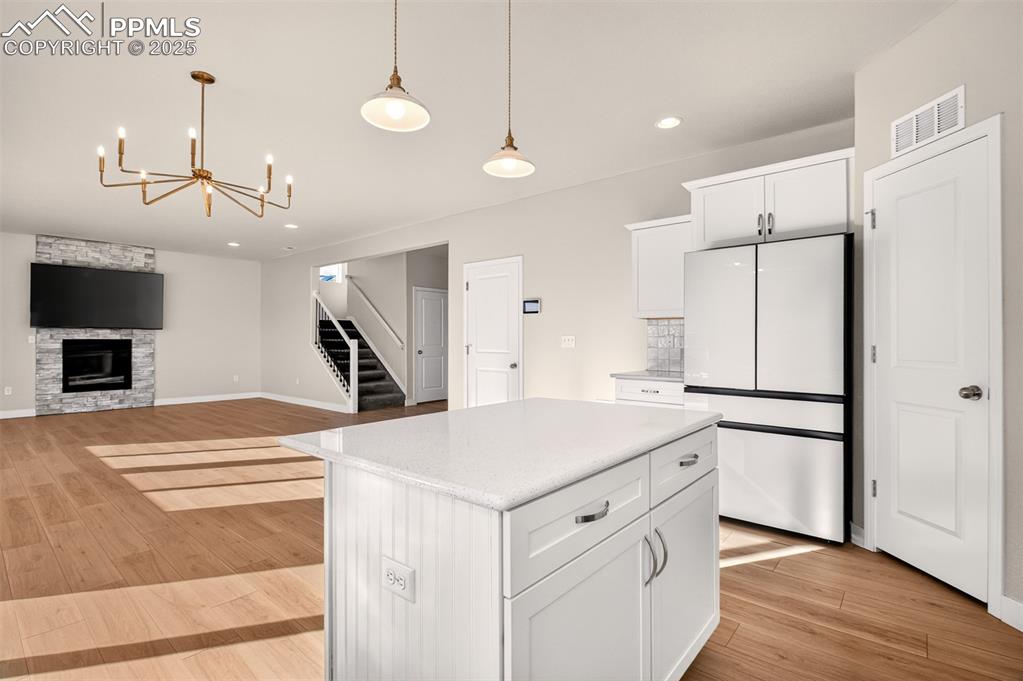 Image 17 of 39: Kitchen