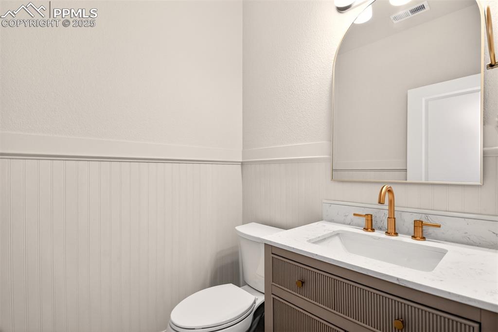 Image 9 of 39: Bathroom