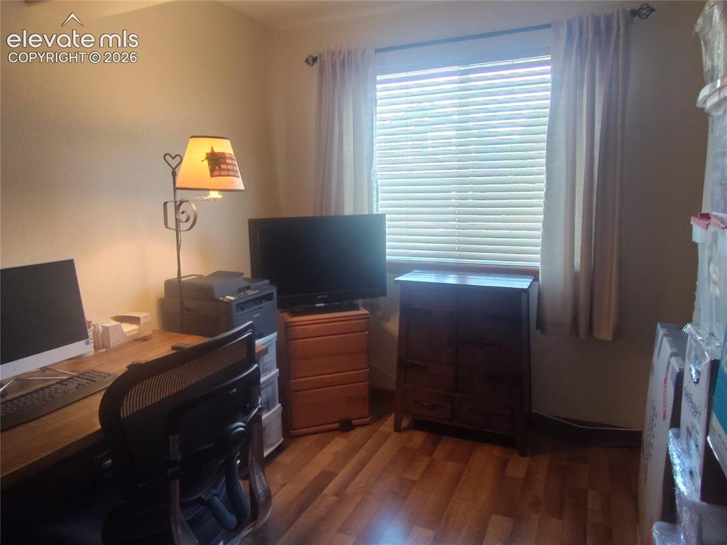 Image 19 of 49: Bedroom
