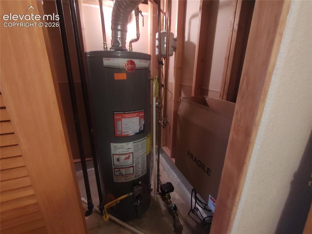 Image 44 of 49: Utility Room