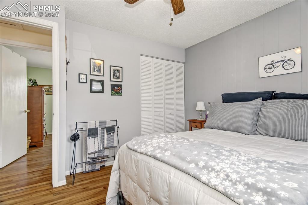 Image 12 of 50: Upstairs Guest Bedroom