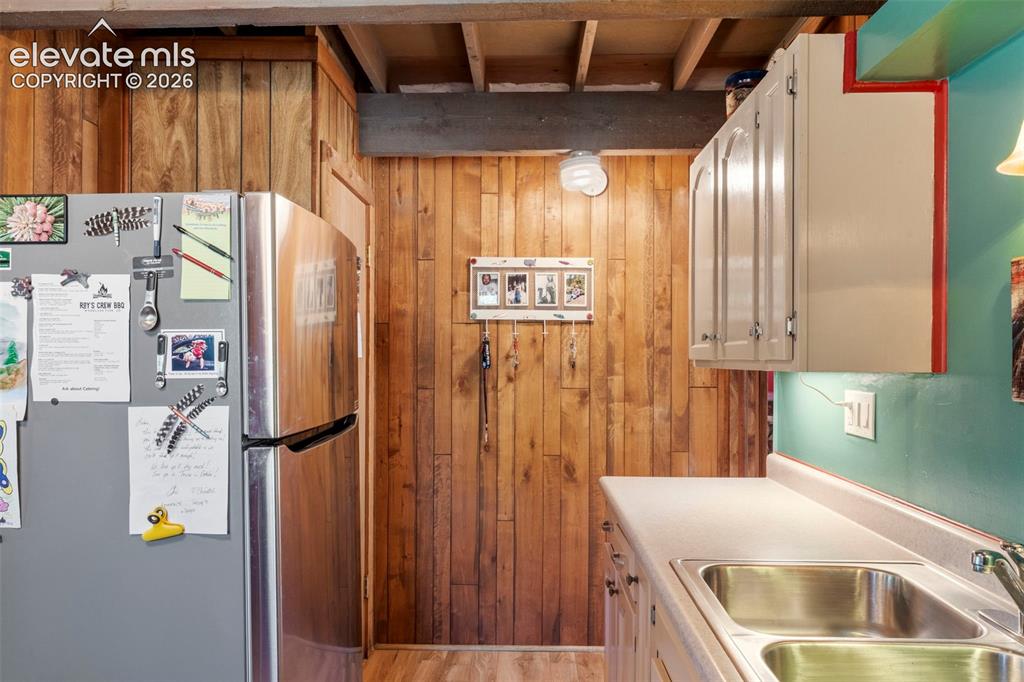 Image 12 of 45: Kitchen