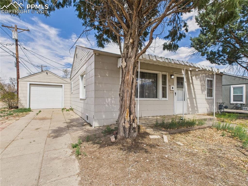 Image 2 of 22: Front of Structure