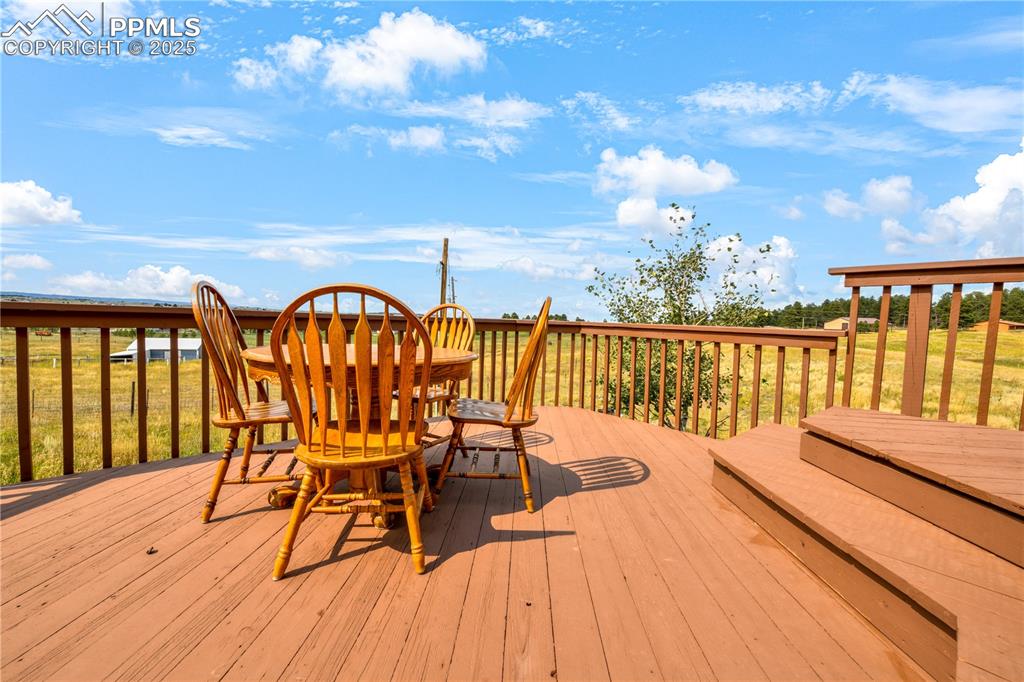 Image 12 of 50: Deck