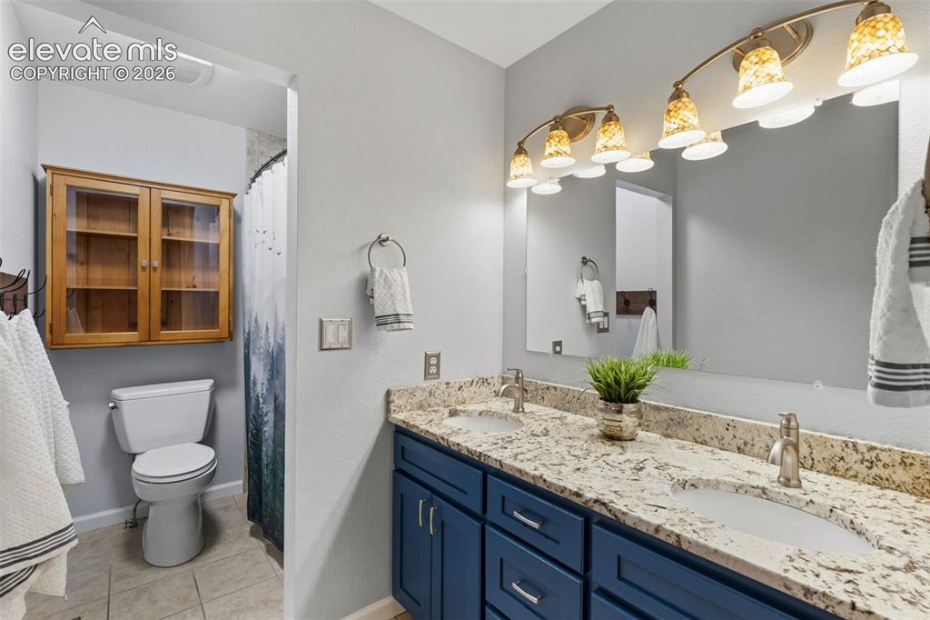 Image 19 of 50: Main level full bath