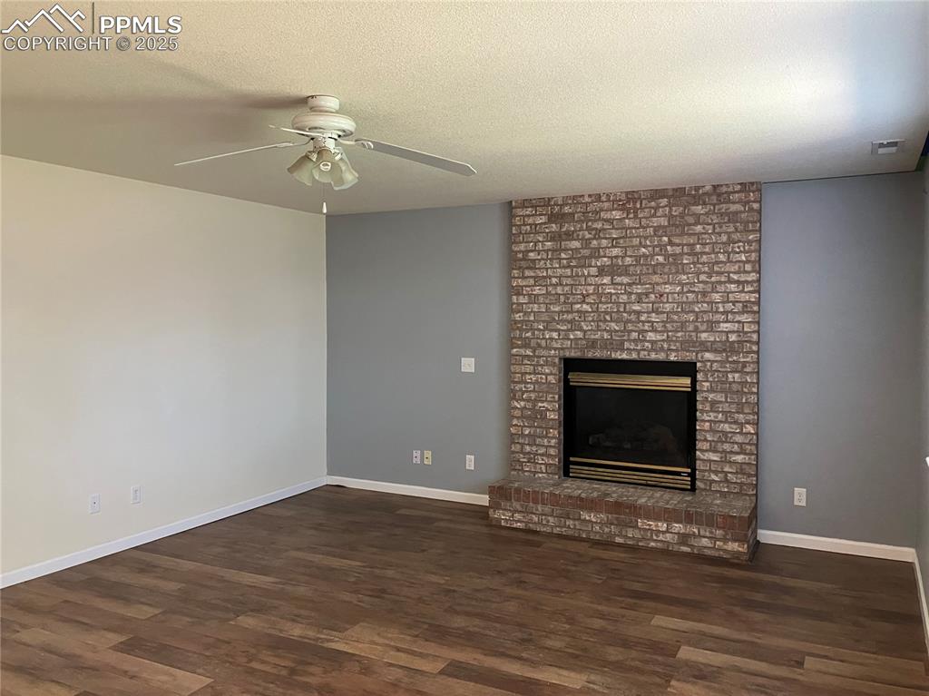 Image 10 of 28: Family Room