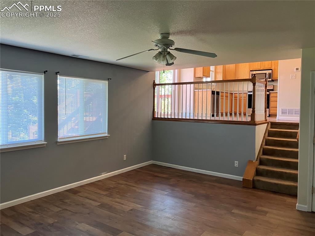 Image 11 of 28: Family Room