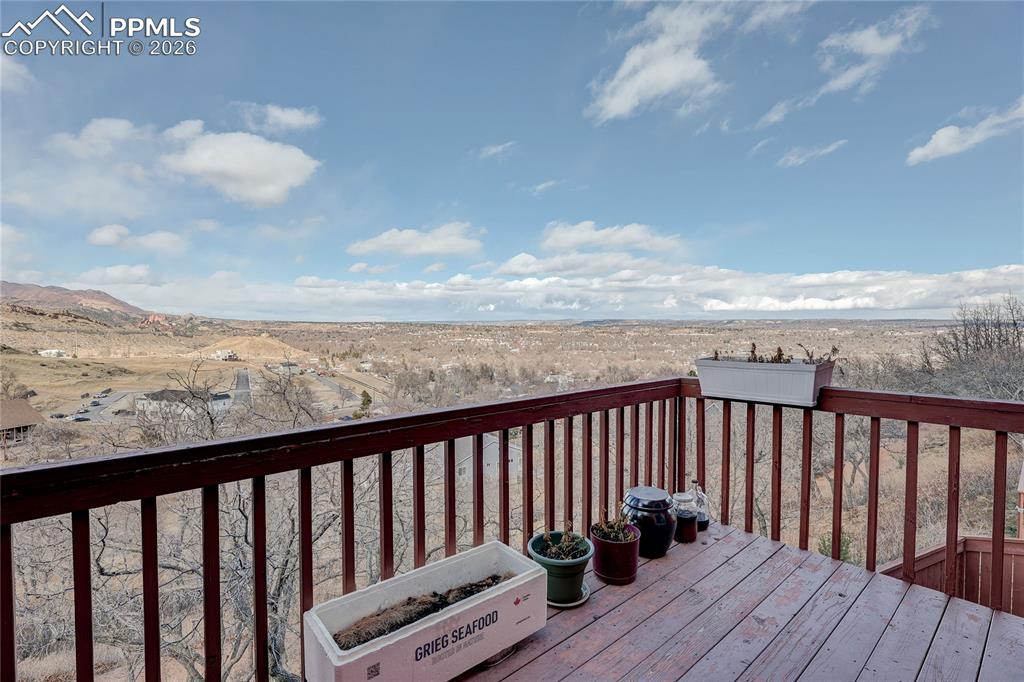 Image 8 of 24: Deck