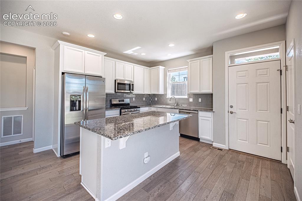 Image 6 of 39: Kitchen