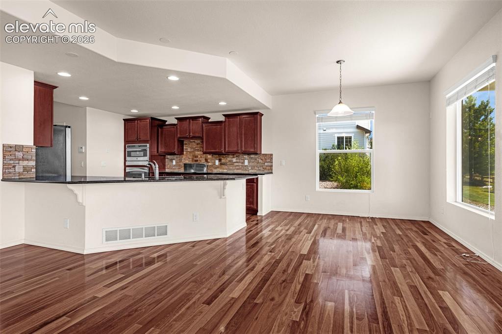 Image 9 of 50: Kitchen