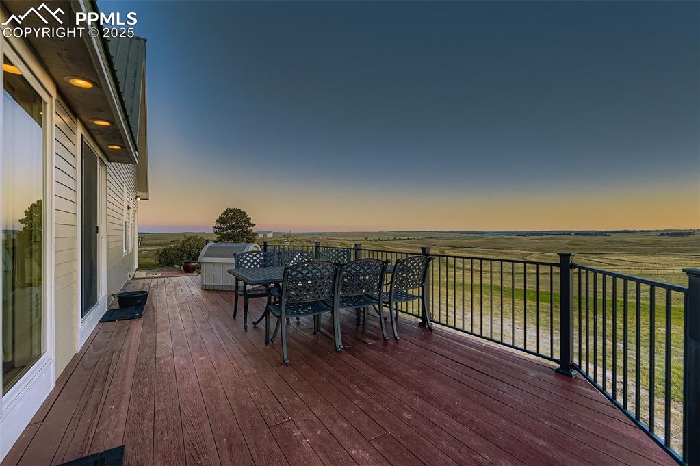 Image 18 of 39: Deck